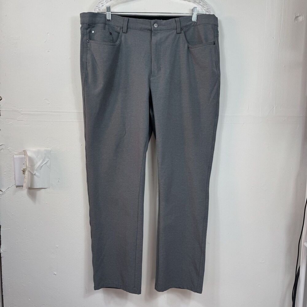 GREG NORMAN GOLF Dress Chino Pants Men’s Size 38 x 30 Gray Flat Front Stretch
